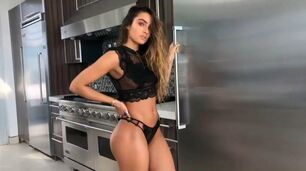 Sommer Ray Jaw-dropping photos Gifs