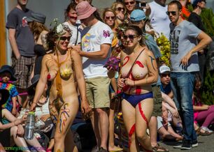 Nude Fest luxurious people